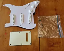 LOADED PICKGUARD WHITE