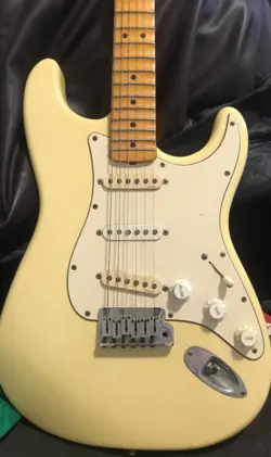 FENDER YNGWIE MALMSTEEN SIGNATURE MODEL STRATOCASTER 1992