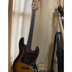 ELECTRIC BASS GUITAR FENDER TRADITIONAL II SUNBURST