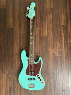 JAZZ BASS SEA