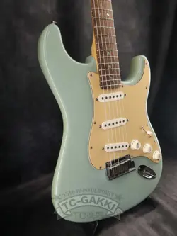 DELUXE STRATOCASTER USED