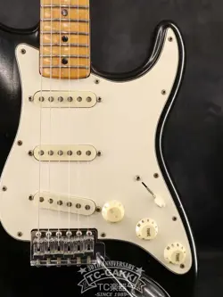 STRATOCASTER BLACK/MAPLE