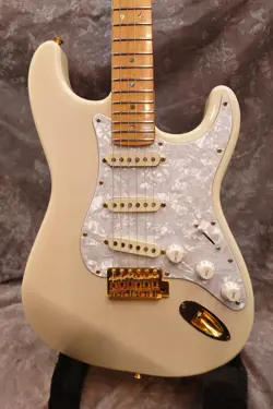 FENDER JAPAN STR-135RK NO.DG1690