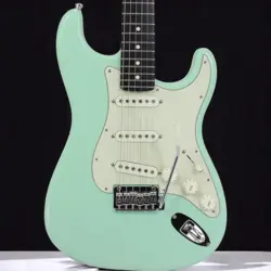 FENDER JAPAN JUNIOR COLLECTION STRATOCASTER 24