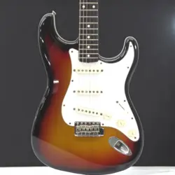 FENDER JAPAN ST62-650 STRATOCASTER ELECTRIC GUITAR, USED