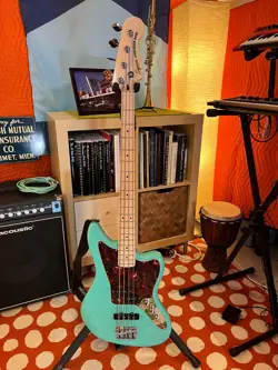 HYBRID FENDER/SQUIER JAGUAR/PRECISION SUB-BASS (B-E-A-D) 2023 - SEAFOAM GREEN