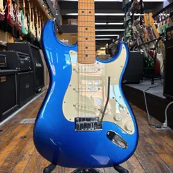 FENDER AMERICAN ULTRA STRATOCASTER 2024 COBRA BLUE W/HARD CASE, ALL MATERIALS
