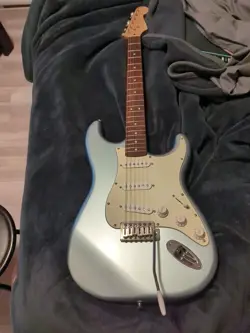 2016 FENDER STRATOCASTER PLAYER PLUS