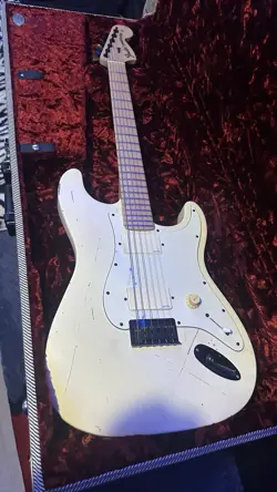 FENDER JIM ROOT SIGNATURE STRATOCASTER 