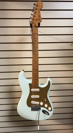 ANNIVERSARY STRATOCASTER SATIN