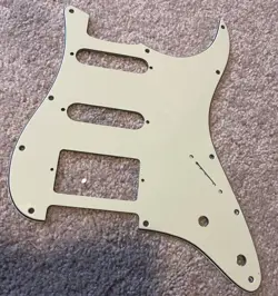 USA FENDER STRATOCASTER HSS DRAGONFIRE GUITARS MINT GREEN PICKGUARD