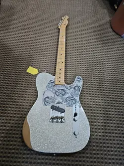 2019 FENDER BRAD PAISLEY ROAD WORN TELECASTER SILVER SPARKLE W/ HARDSHELL CASE 