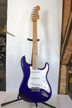 2000 FENDER STRATOCASTER STANDARD MIDNITE BLUE MADE IN MEXICO W/ HARD CASE