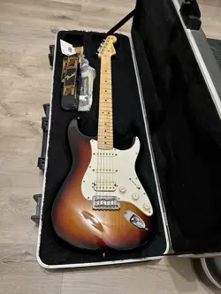 FENDER AMERICAN STRATOCASTER HSS MAPLE