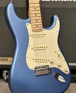 FENDER AMERICAN PERFORMER STRATOCASTER USED ALDER W/GIG CASE