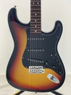 GUITAR SUNBURST 644MM