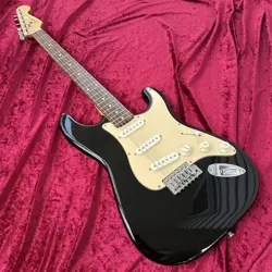 MAINTENANCE SQUIER BY FENDER STRATOCASTER