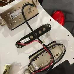 FENDER /AMERICAN DELUXE STRATOCASTER HSS SUNSET METALLIC 2011 MOD USED