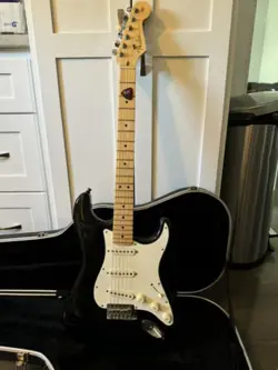 2009 FENDER STRATOCASTER  AMERICAN STANDARD FREE SHIPPING