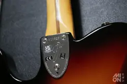 FENDER AMERICAN VINTAGE II 1975 TELECASTER DELUXE 3-COLOR SUNBURST 2022