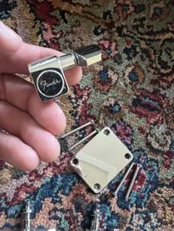 FENDER  STANDARD TELECASTER AND STRATOCASTER TUNING MACHINE - CHROME