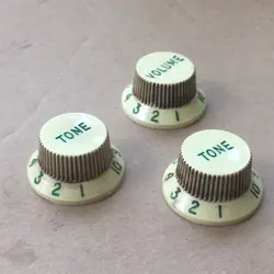 3 LEFTY FENDER VINTAGE REISSUE GUITAR STRAT KNOBS RELIC AGED WHITE GREEN FONTS