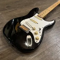 1993~1994 STRATOCASTER
