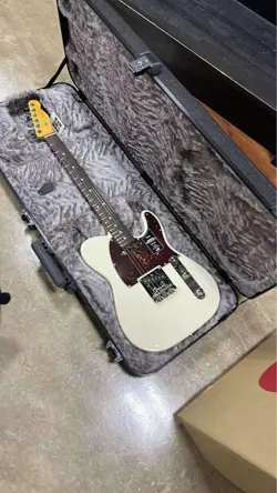 FENDER AMERICAN PROFESSIONAL II TELE
