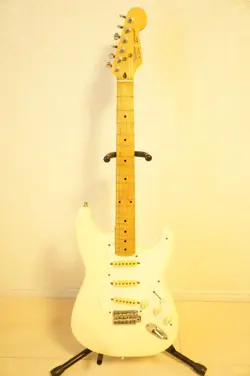 SQUIER STRAT SERIAL