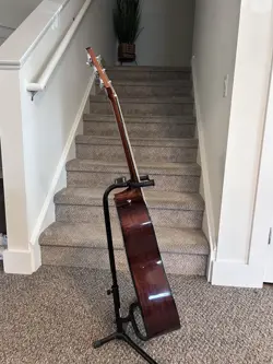 GUITAR W/ STRAP