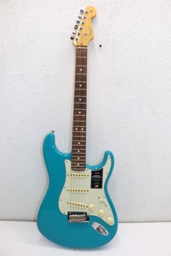 FENDER AMERICAN PROFESSIONAL II STRATOCASTER ELECTRIC GUITAR - MIAMI BLUE