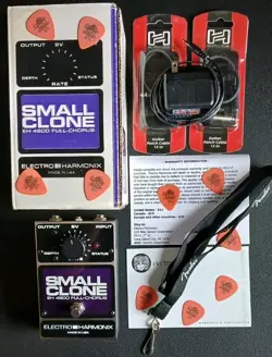 ELECTRO HARMONIX SMALL CLONE W/ ADAPTER PATCH CABLES PICKS FENDER LANYARD 