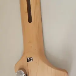 GUITAR STRATOCASTER MAPLE