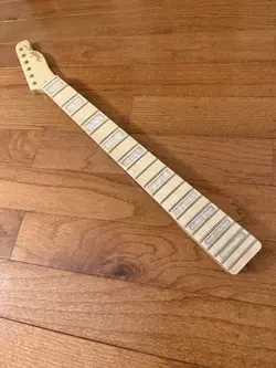 CUSTOM SHOP FENDER TELECASTER BIRCH NECK - PEARLOID INLAYS