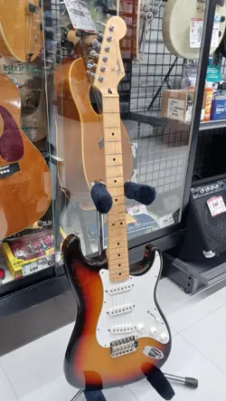 FENDER JAPAN STRATOCASTER ST-43 3-COLOR SUNBURST ELECTRIC GUITAR USED