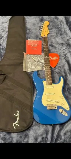 FENDER MADE IN JAPAN HYBRID II STRATOCASTER SAFE PACKING!