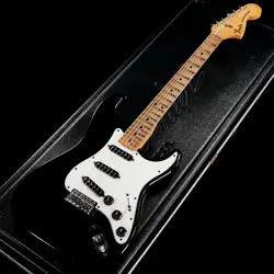 FENDER 1980-81 STRATOCASTER INTERNATIONAL COLOR CATHAY EBONY
