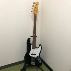 ELECTRIC BASS GUITAR FENDER TRADITIONAL 60S JAZZ BLACK MADE IN JAPAN S/N T026537