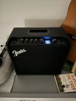 FENDER MUSTANG LT25 AMP