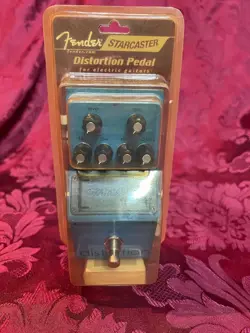***FENDER STARCASTER DISTORTION