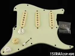 PICKGUARD STRAT MINT