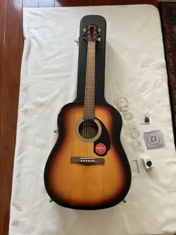 FENDER SQUIER DREADNOUGHT ACOUSTIC GUITAR WITH HARD CASE - SUNBURST