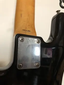 ELECTRIC BASS INSTRUMENT