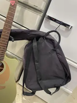 ACOUSTIC GUITAR OLIVE