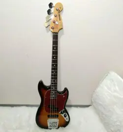 FENDER JAPAN MUSTANG BASS SHORT SCALE ALDER BODY USED EXCELLENT CONDITION