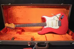 FENDER AMERICAN VINTAGE II 1961 STRATOCASTER FIESTA RED 2023