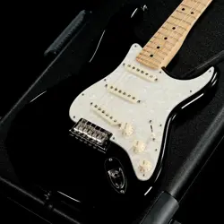 FENDER AMERICAN PROFESSIONAL STRATOCASTER BLACK USED ELECTRIC GUITAR