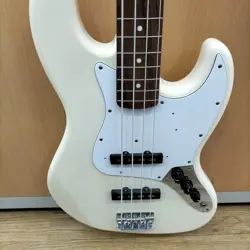 FENDER JAPAN JB-45 SWH ELECTRIC BASS GUITAR WHITE USED FROM JAPAN WITH SOFT CASE