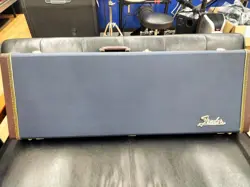 FENDER CLASSIC SERIES WOOD CASE