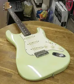 USED FENDER MEXICO VINTAGE PLAYER 60S STRATOCASTER ELECTRIC GUITAR FREE SHIPPING